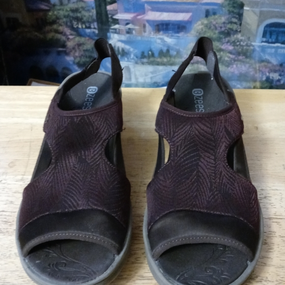 Bzees Dashing Shoot Sandals w/Cloud Tech Size 7.5 Women, FABULOUS GIFT GIVING - Picture 4 of 9